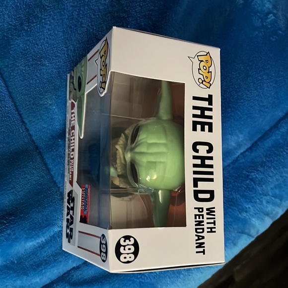 The child with pendant - Picture 2 of 6